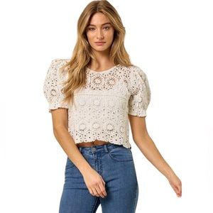 Kirious Los Angeles Women’s Knit Blouse Medallion Pattern In White size Medium